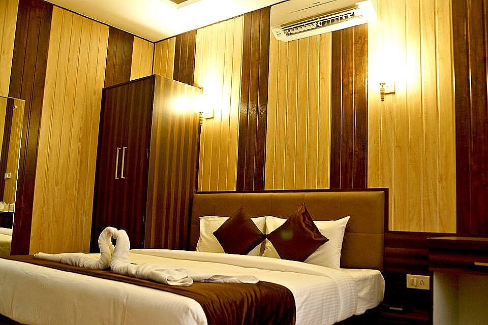 Hotel Trance Ganga Deluxe Room 2