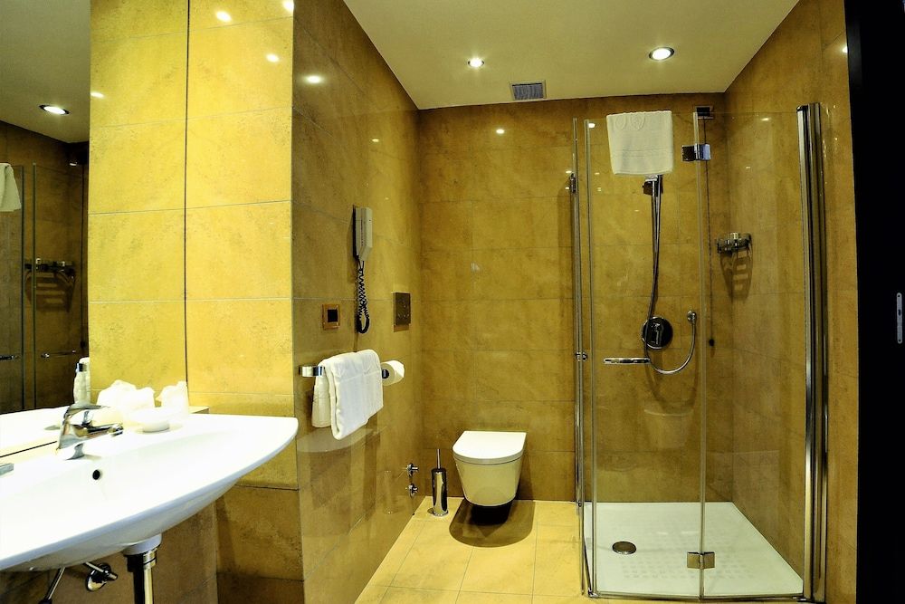 undefined Hotel Pierre Milano 10