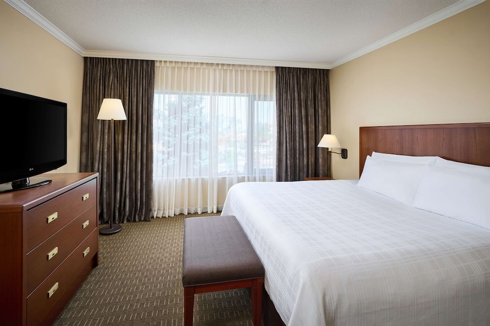 undefined Best Western Plus Lamplighter Inn & Conference Centre 4