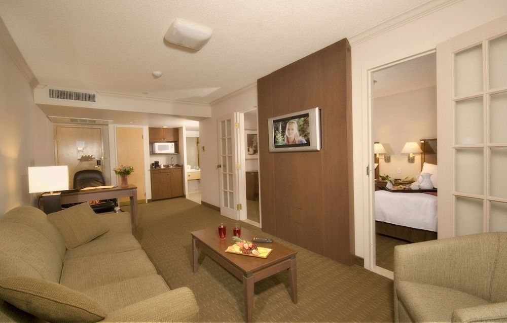 Best Western Plus Lamplighter Inn & Conference Centre