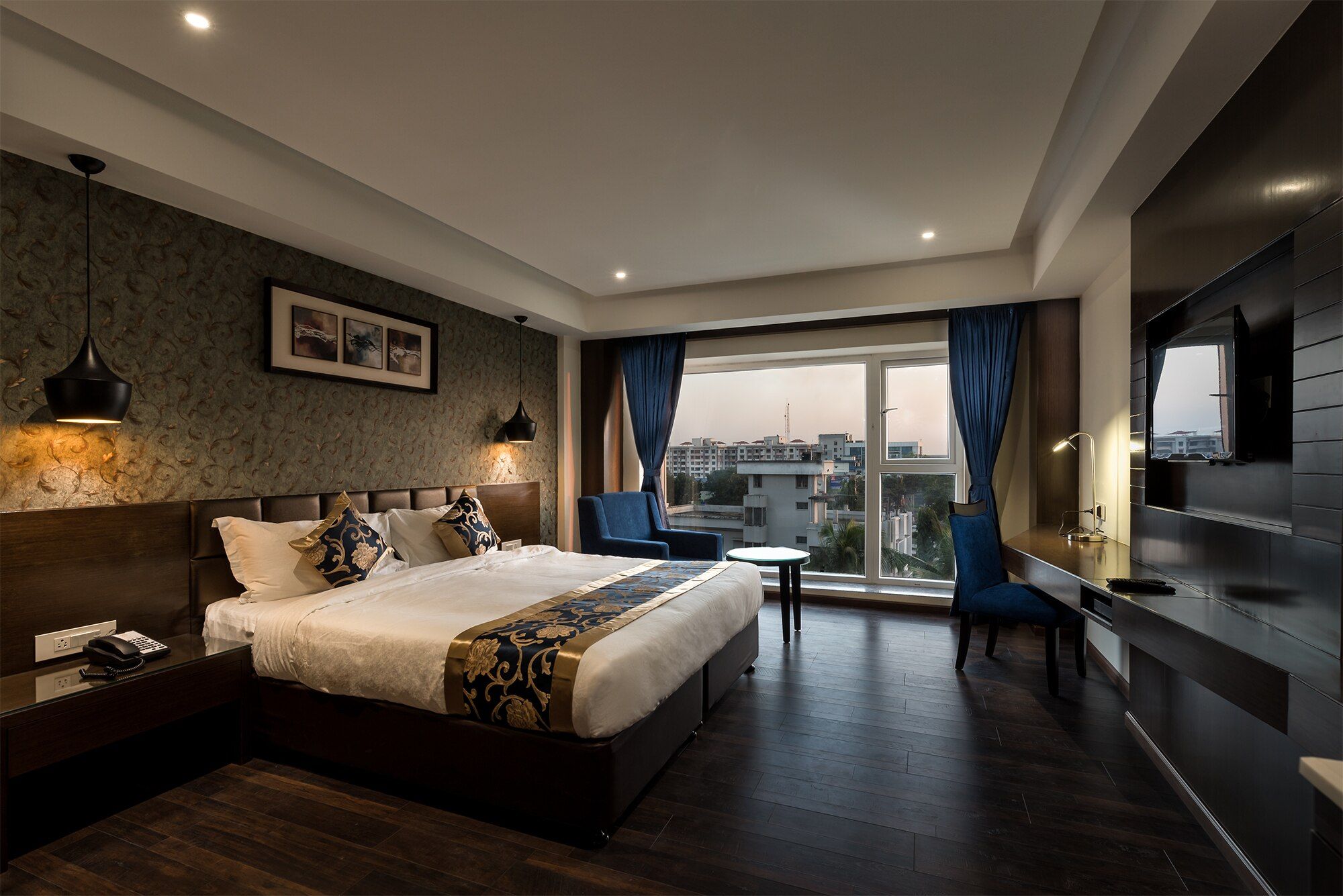 Hotel Saffron Crest Executive Room 2