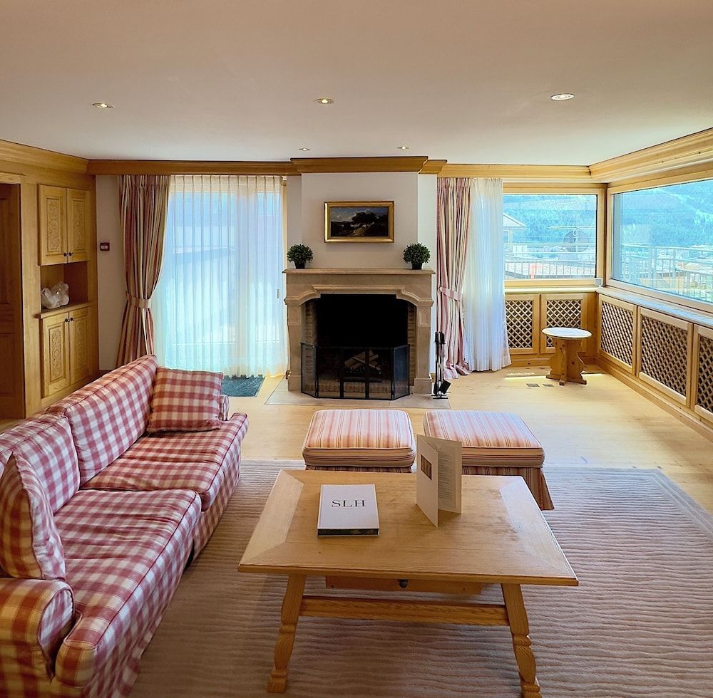 undefined Crystal Hotel 2