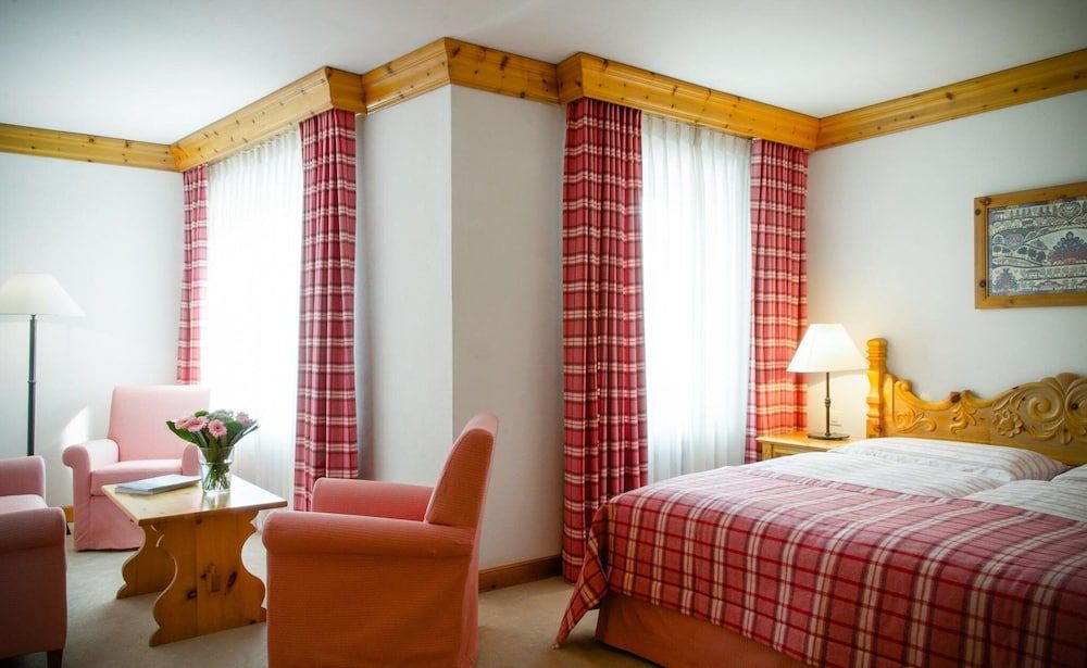 undefined Crystal Hotel 3