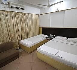 3 Bedded Deluxe AC Room