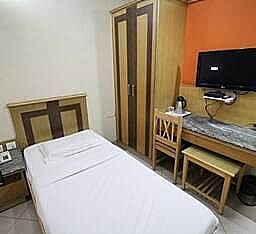 3 Bedded Deluxe AC Room