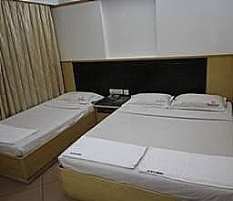3 Bedded Deluxe AC Room