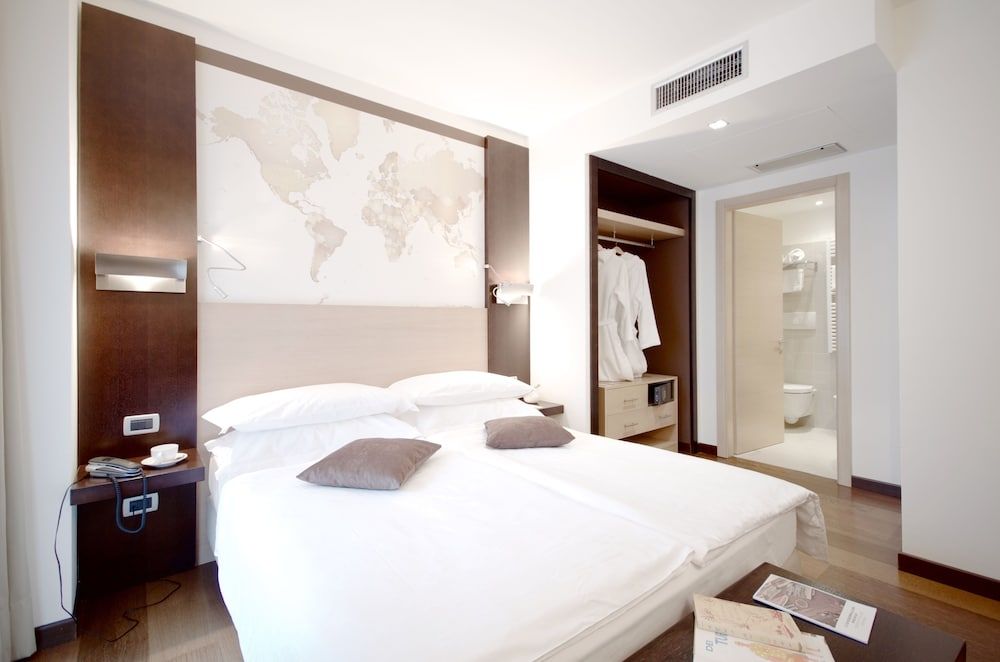 Superior Room (Map)