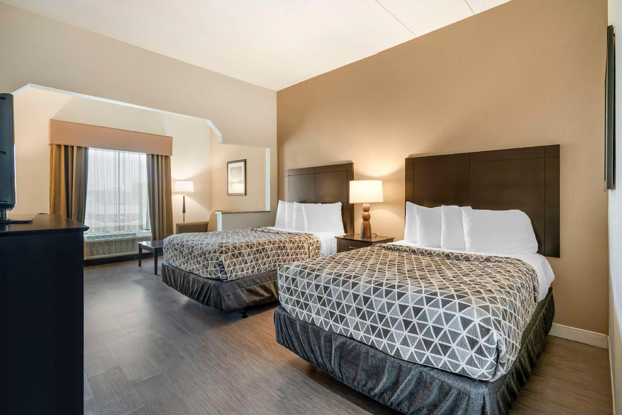 Accessibility - Suite 2 Doubles, Nonsmoking, Activity Table And Chairs