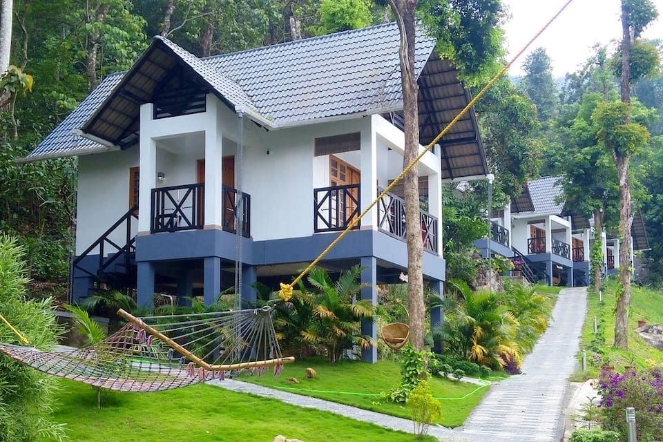 undefined Woodrose Resort 7