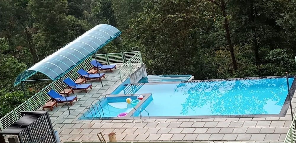 undefined Woodrose Resort 5