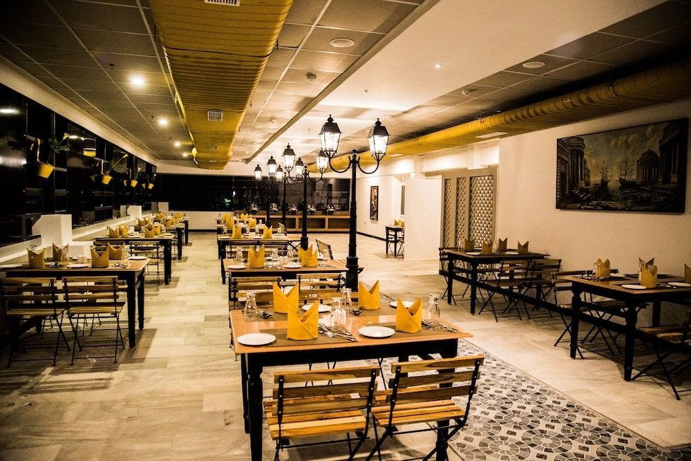 undefined Zip by Spree Hotels Mangala International 4