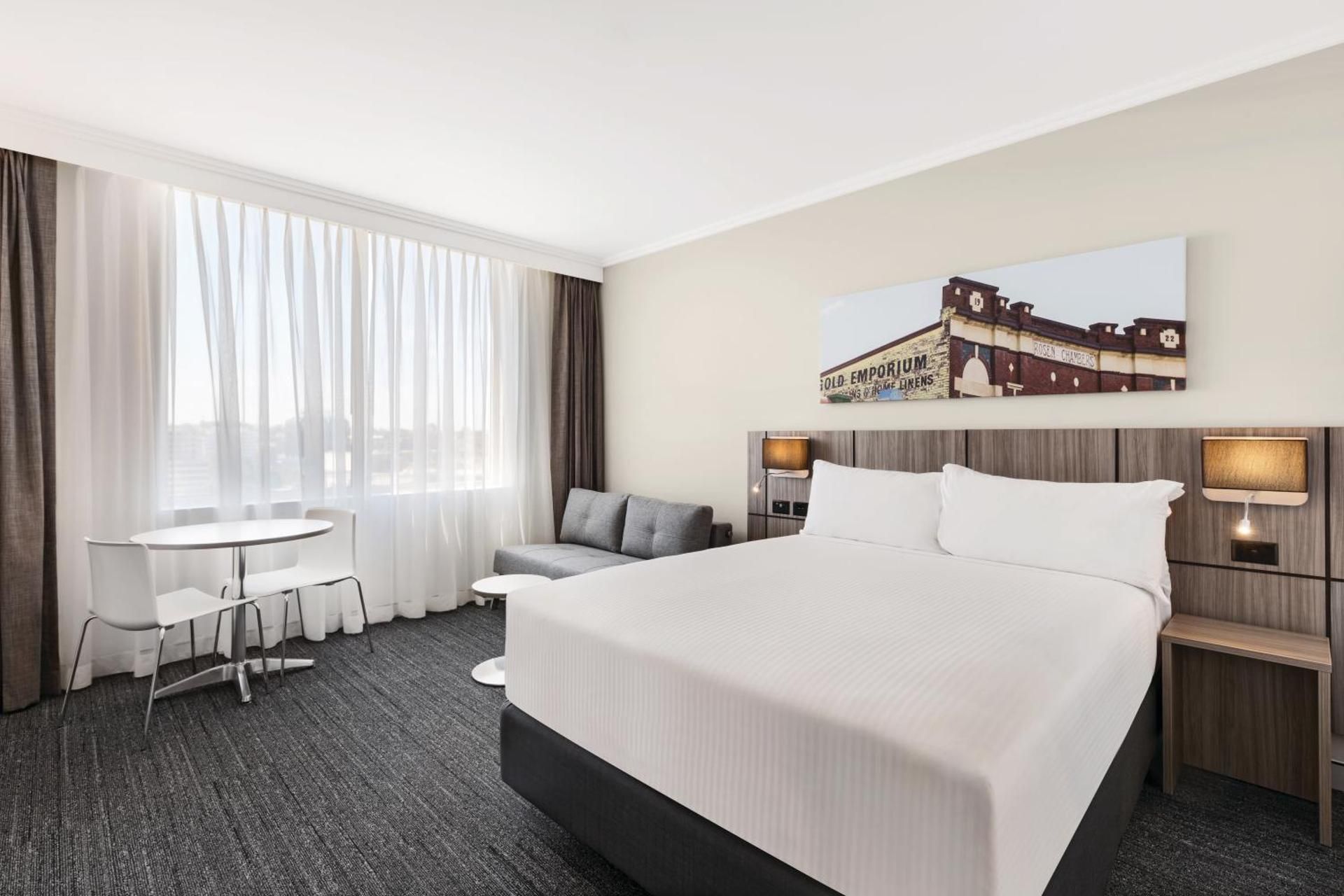 Deluxe Queen Room