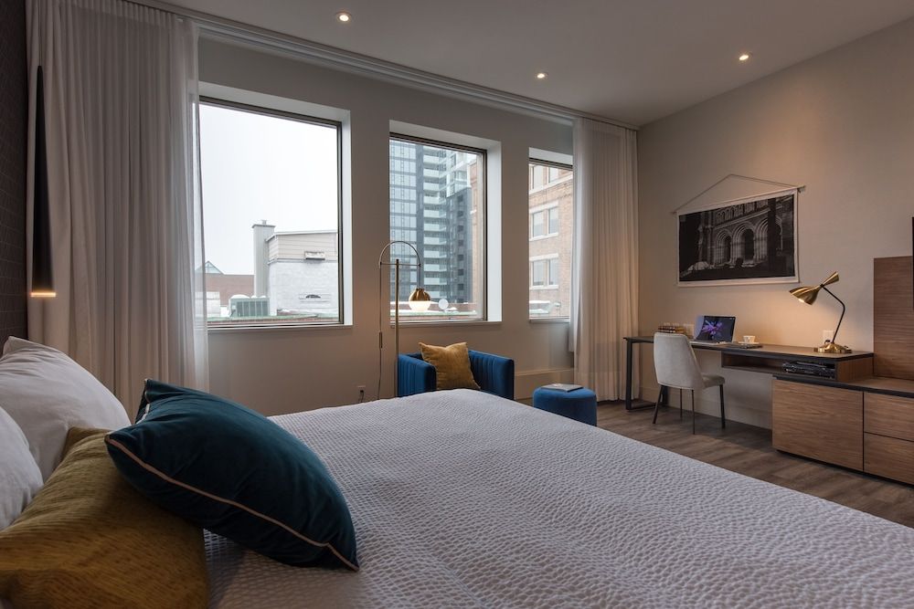 Suite, 1 Queen Bed with Sofa bed, Non Smoking (Upgrade)