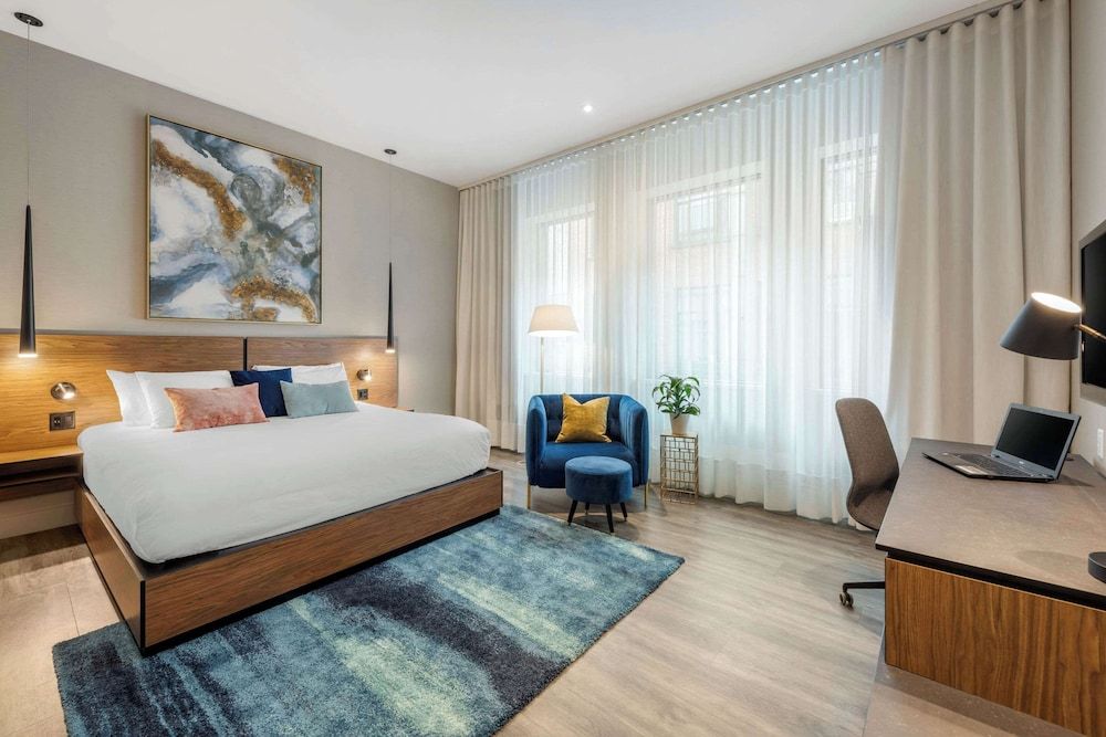 Suite, 1 King Bed, Non Smoking (Efficiency)