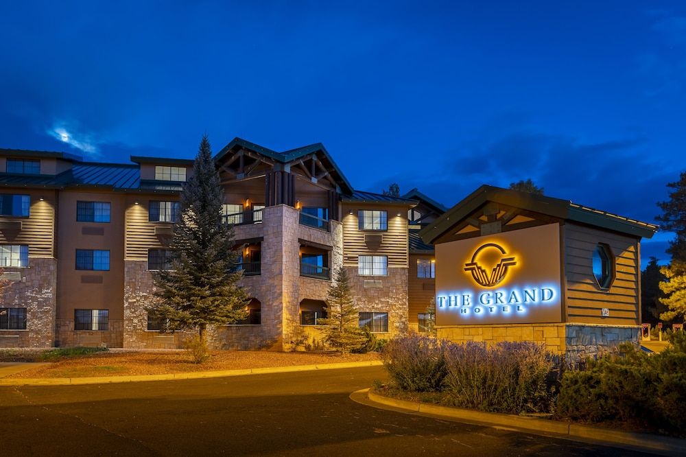 undefined The Grand Hotel at the Grand Canyon