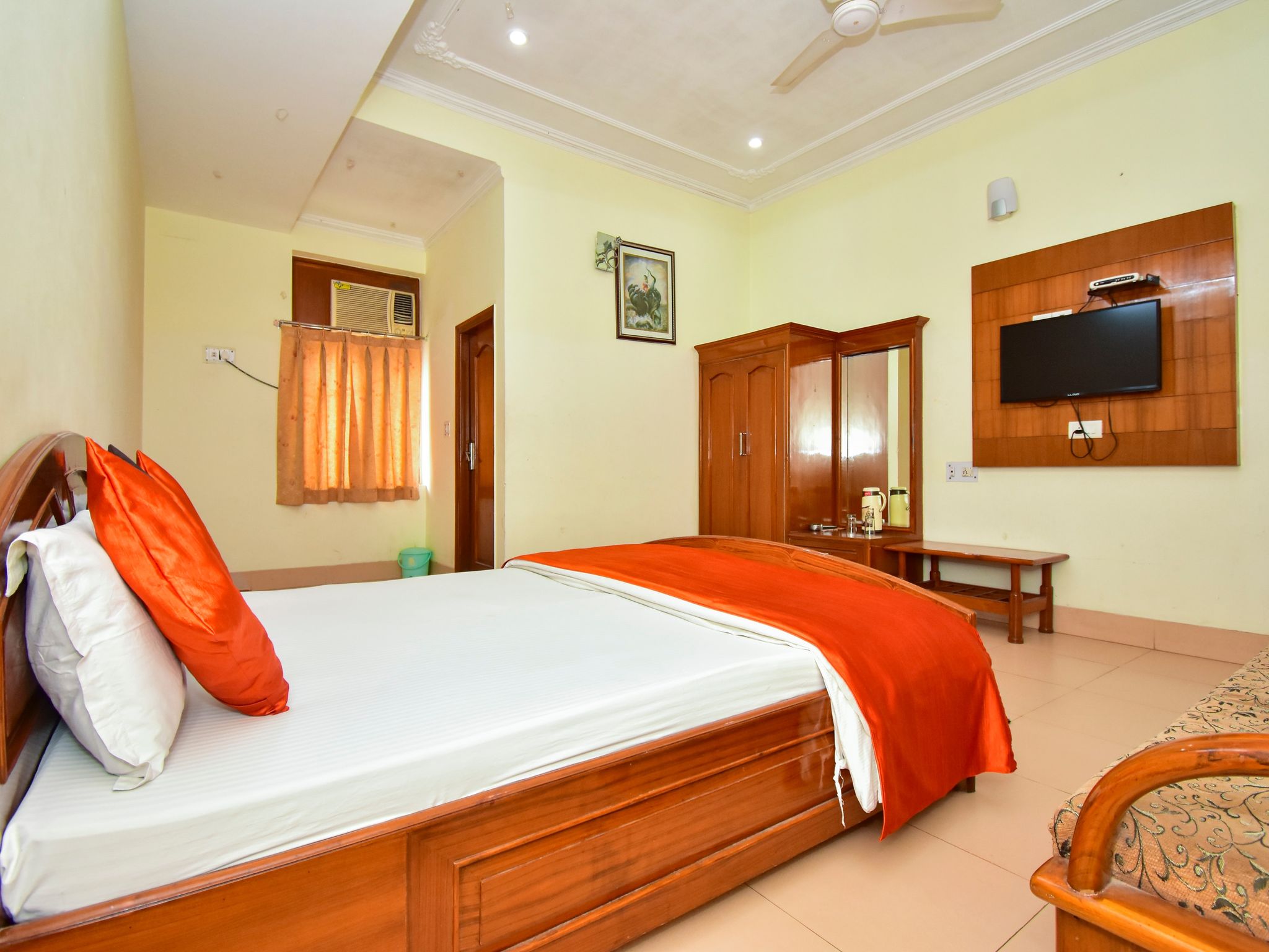 Hotel Vrindavan Garden Deluxe Room 15