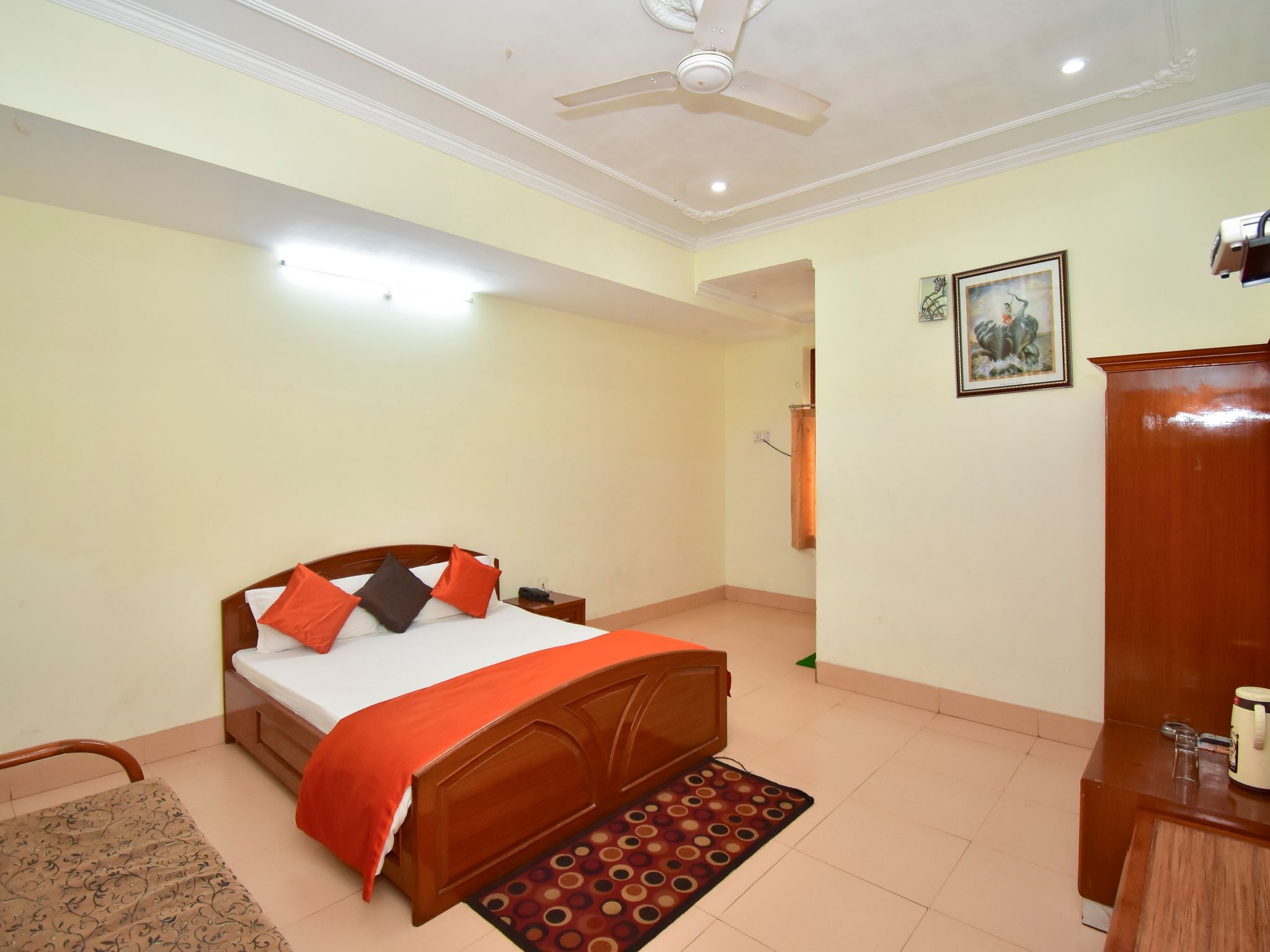 Hotel Vrindavan Garden Deluxe Room 9