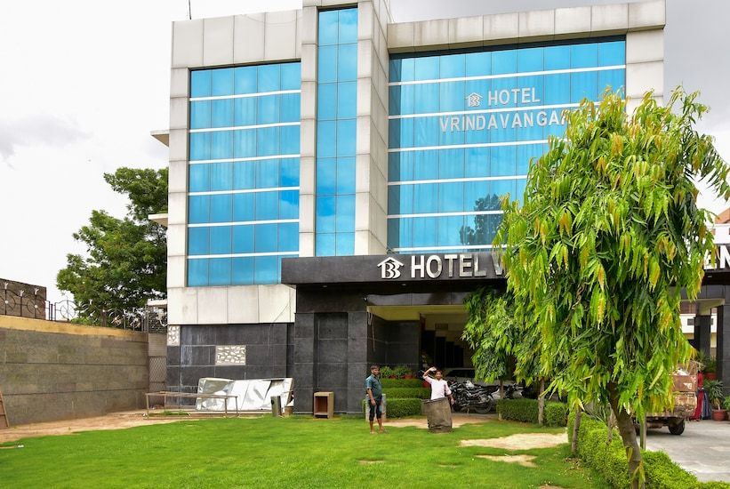 undefined Hotel Vrindavan Garden 8
