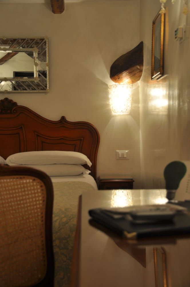 Hotel Bisanzio Standard Double or Twin Room 4