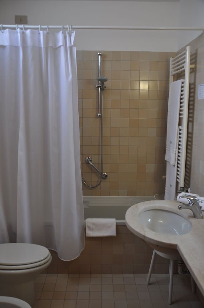 Hotel Bisanzio Standard Double or Twin Room 3