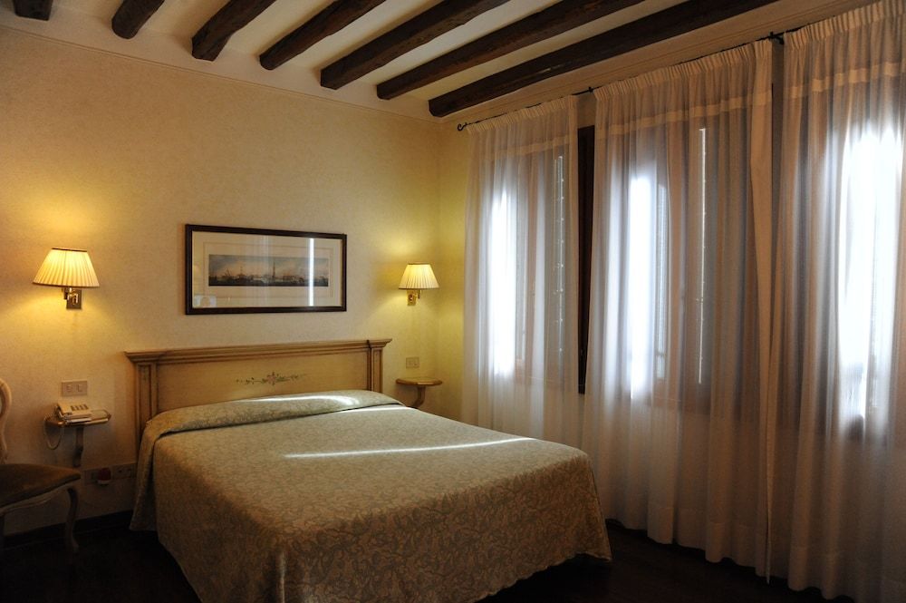 Hotel Bisanzio Standard Double or Twin Room 2