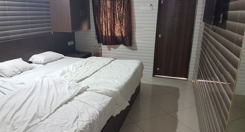 Deluxe 4 Bed Non AC Room