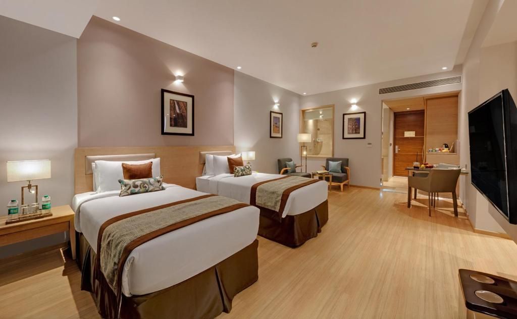 Fern Club Studio Single-Isuzu-YCHS