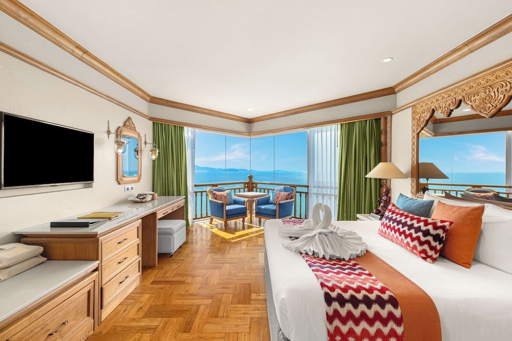 Theme Suite Two Bedrooms Thai Heritage
