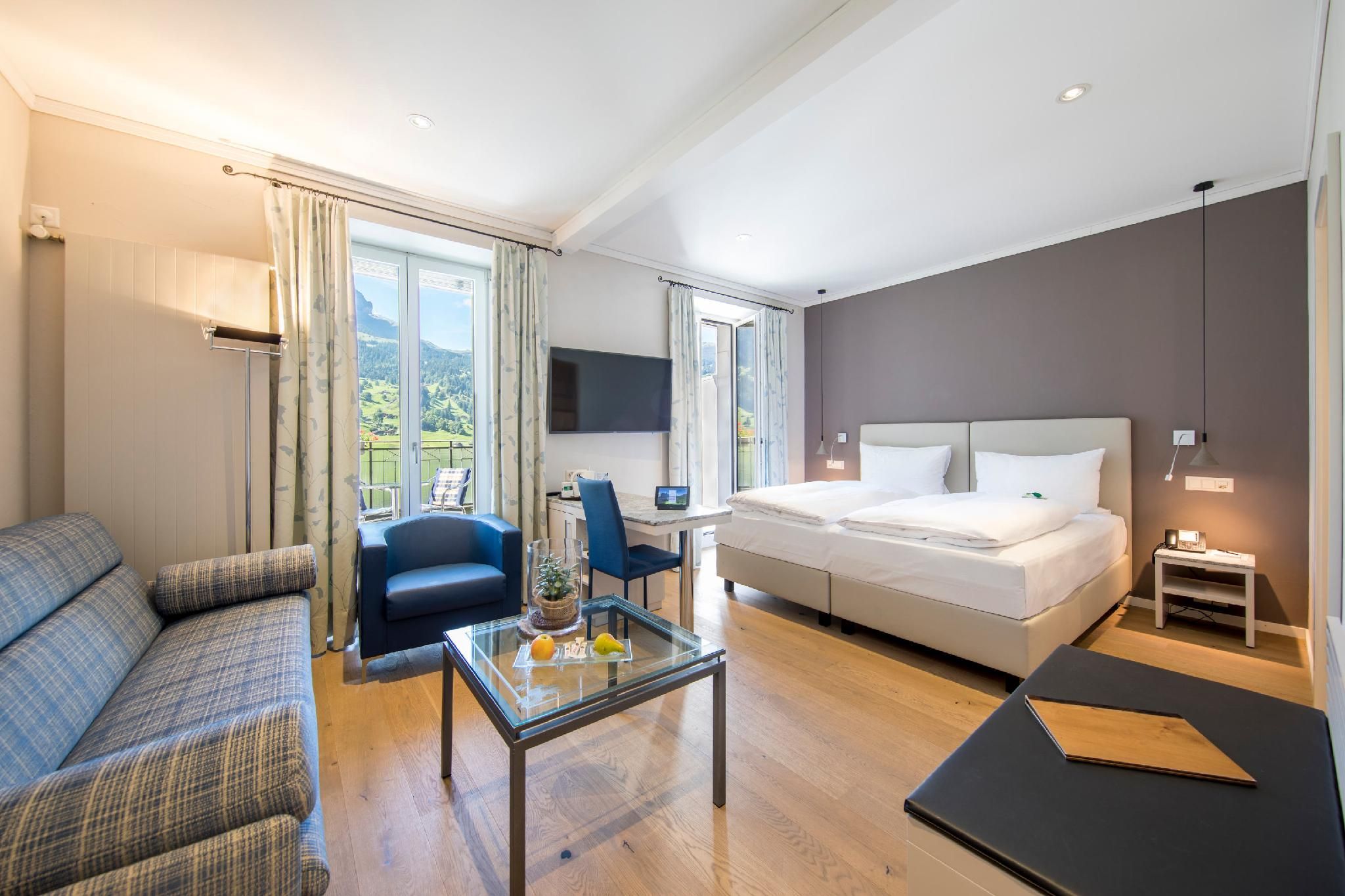 Eiger Classic Mountain View Triple Room