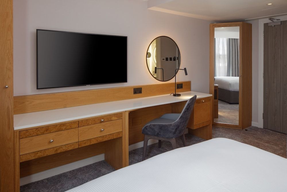 undefined Doubletree by Hilton Bath 10