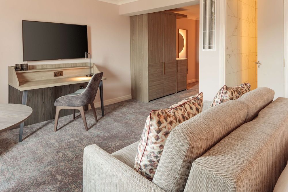 undefined Doubletree by Hilton Bath 7