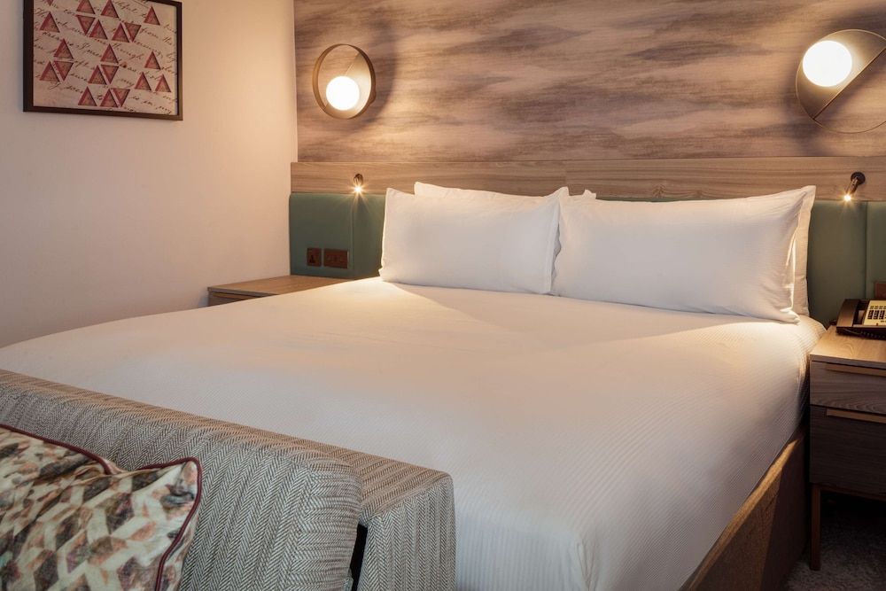 undefined Doubletree by Hilton Bath 4