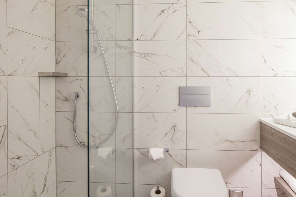 undefined Doubletree by Hilton Bath 5