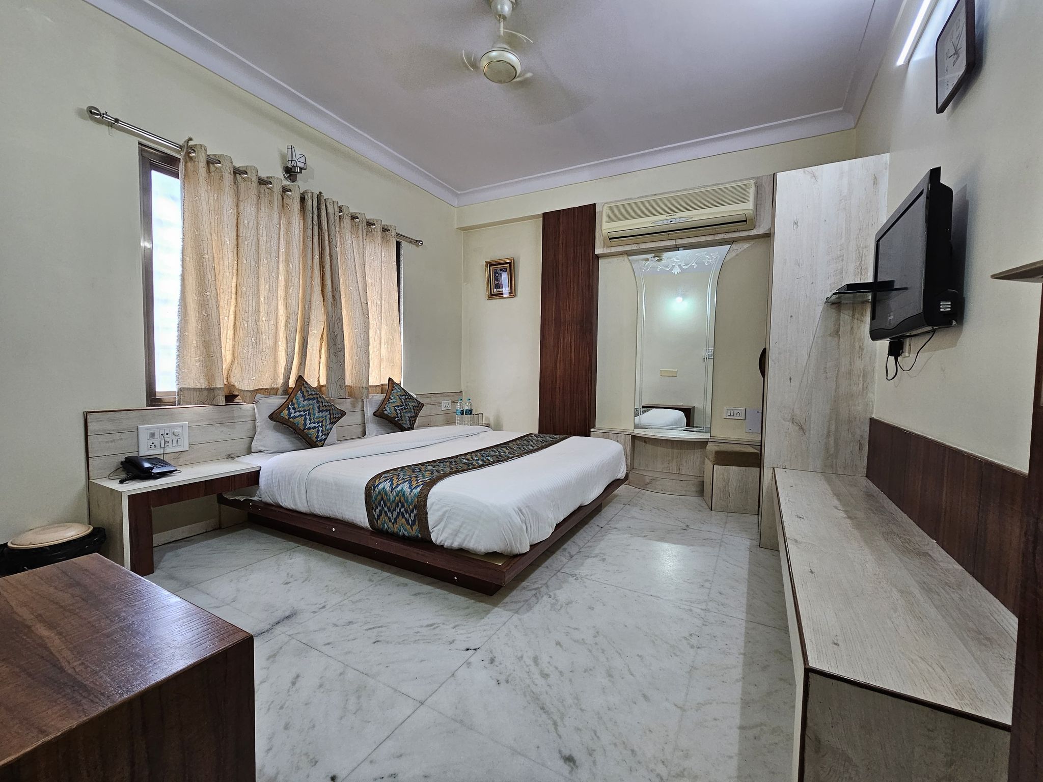 undefined Hotel Shri Vithalesh 6