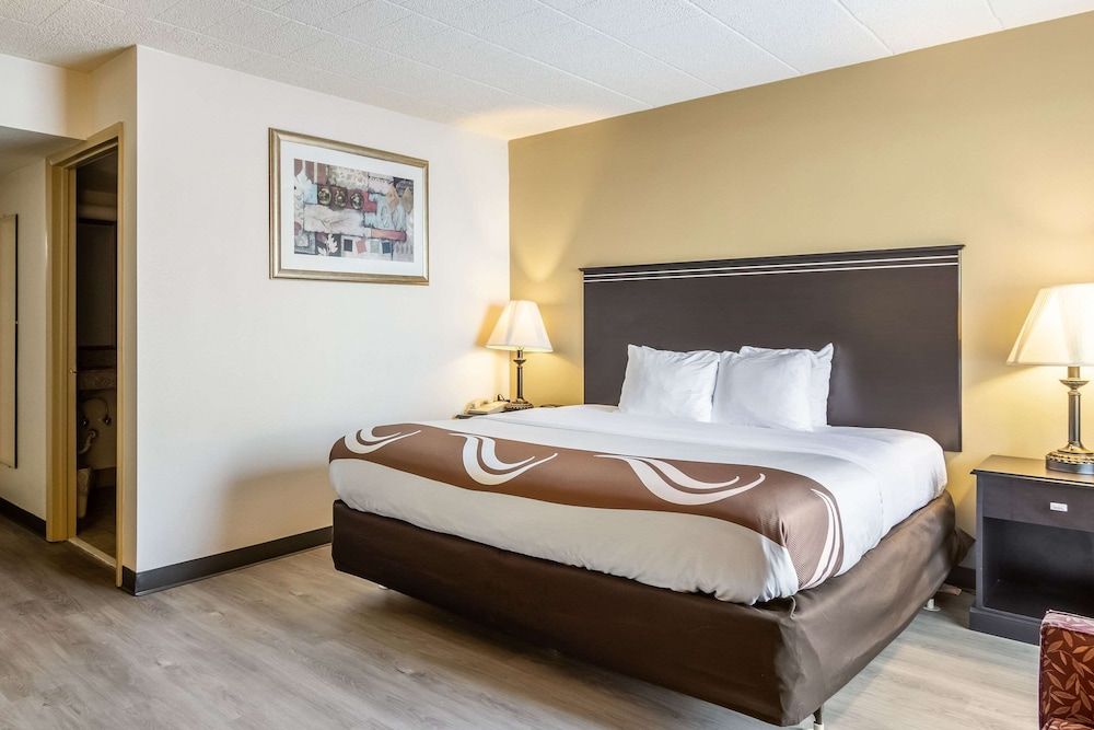 Suite, 1 King Bed, Accessible, Non Smoking