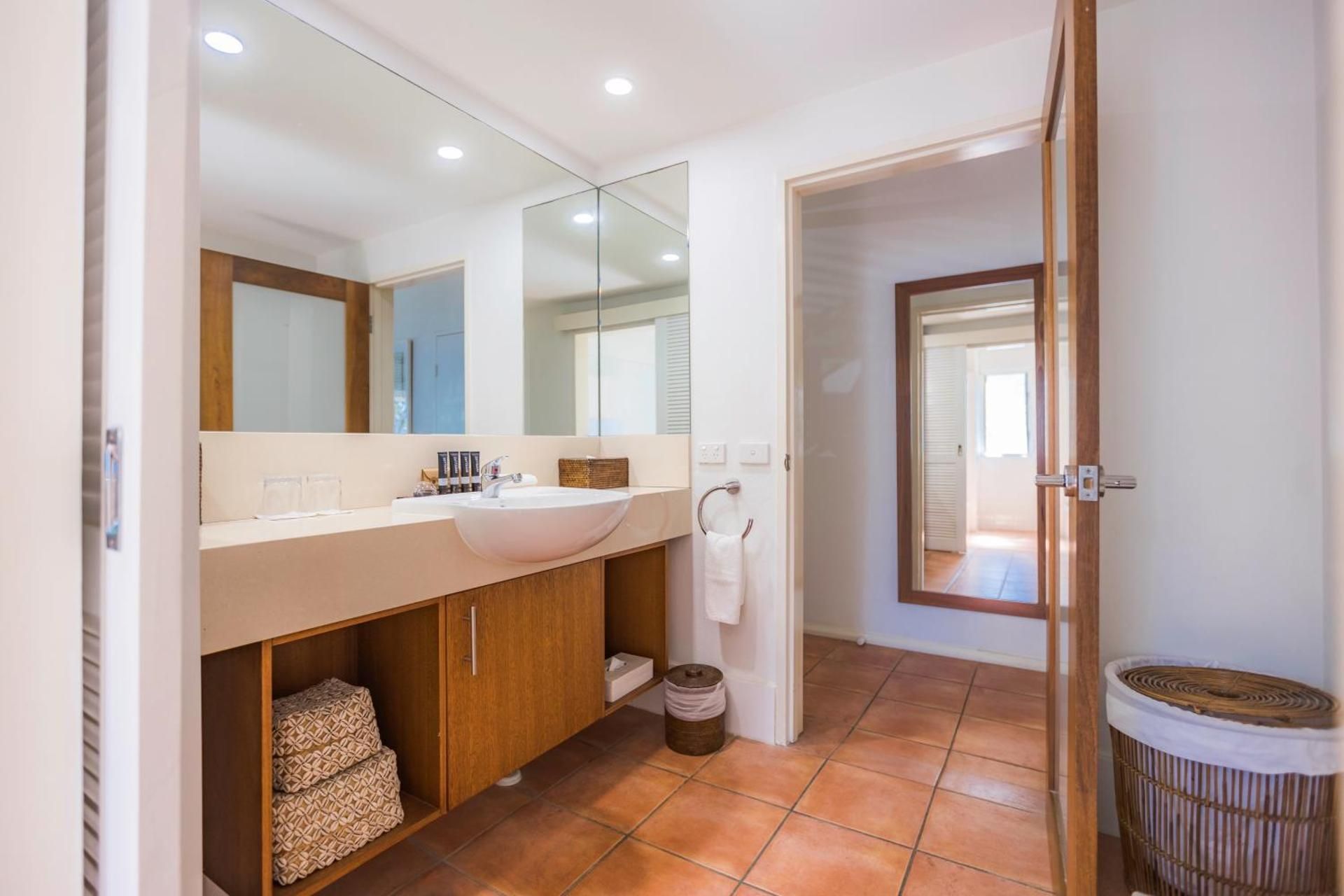 Spacious King Suite with Ocean View