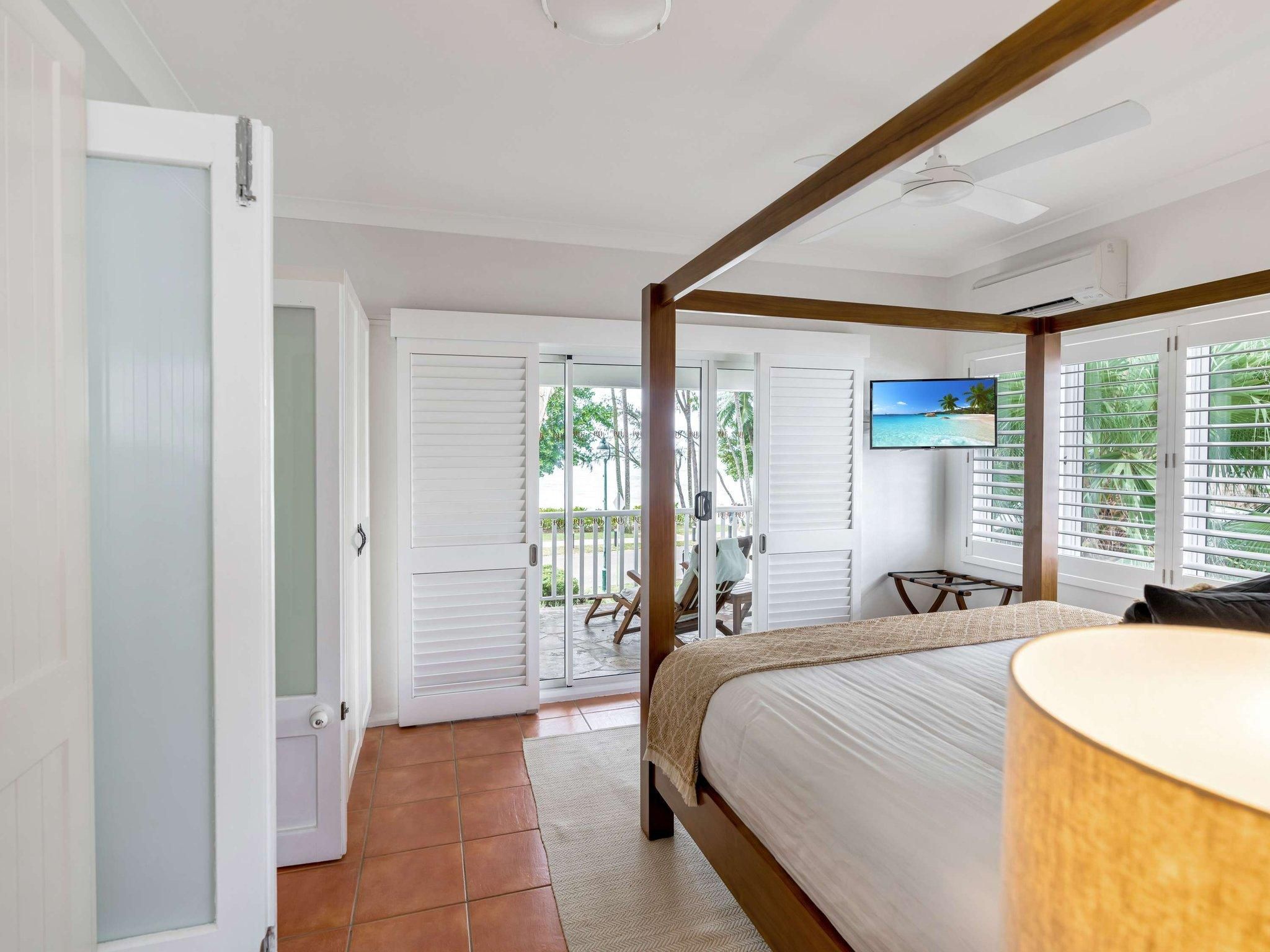 Ocean View King Suite Packages: Listen to ocean waves and island views, spacious living suite