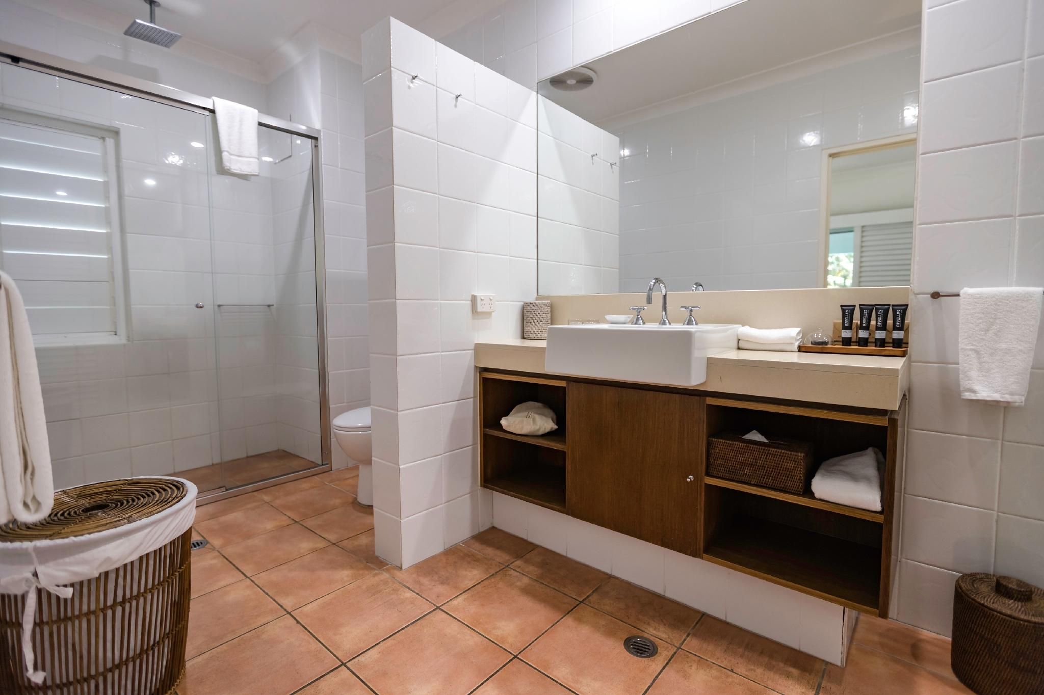 Reef Suite 2 bedroom 2 bathroom Ocean View Spa Apartment Packages: Private balcony and spa