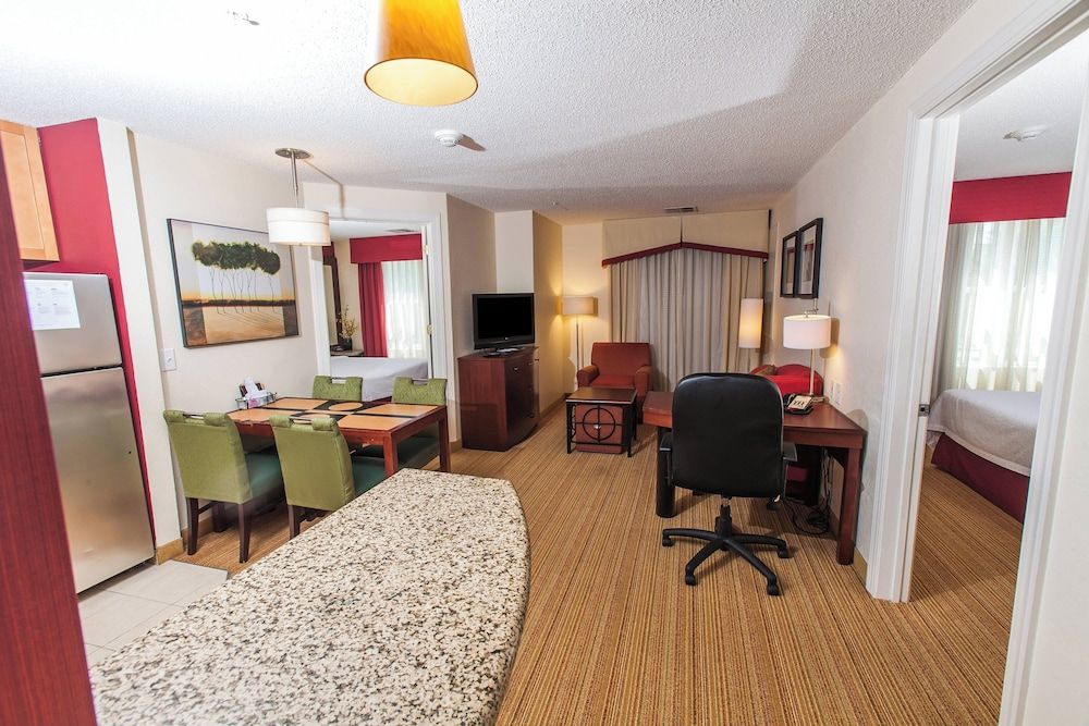 Suite, 2 Bedrooms (Mobility Accessible, Tub)