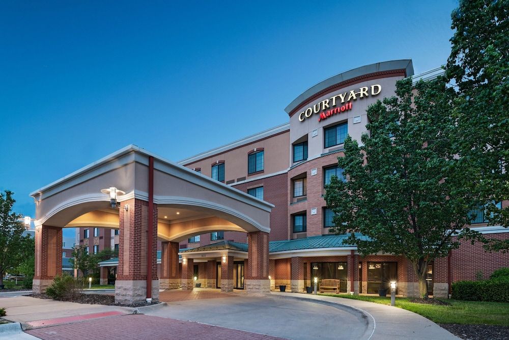 undefined Courtyard Marriott Aksarben Village 5