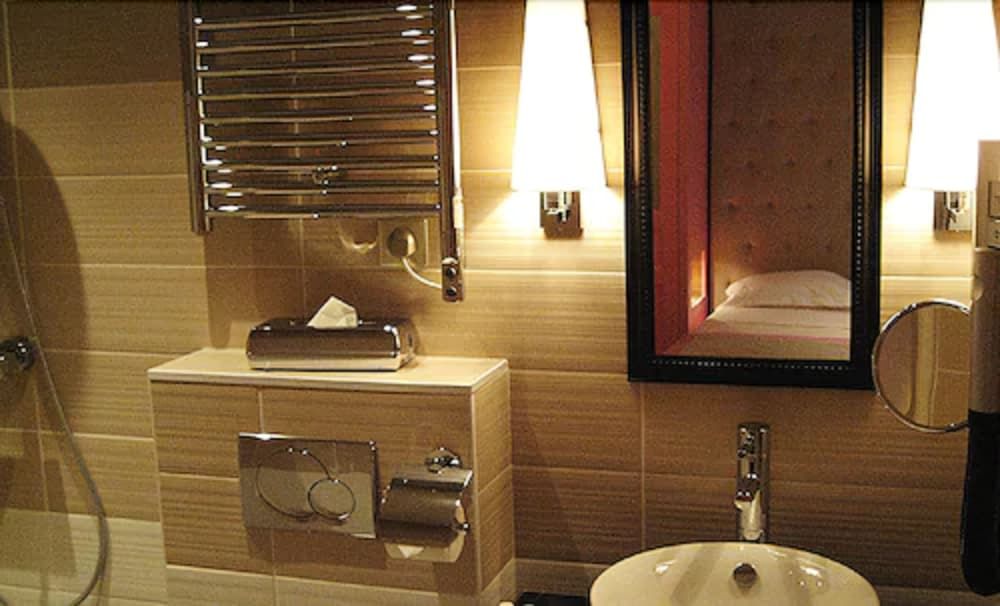 WHO - Windsor Hotel Opera Comfort Room 3