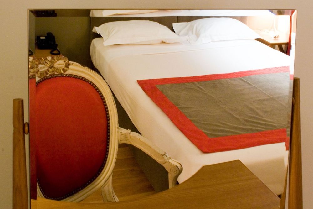 WHO - Windsor Hotel Opera Comfort Room