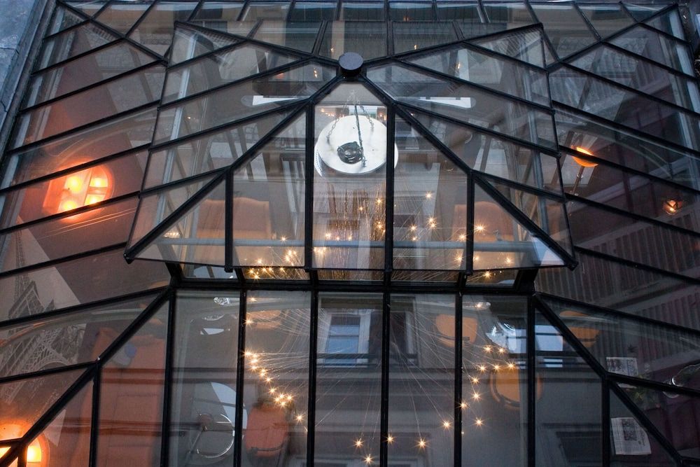 undefined WHO - Windsor Hotel Opera 5