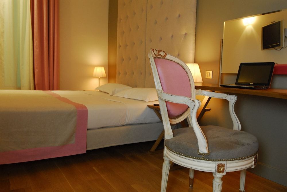 WHO - Windsor Hotel Opera Comfort Room 2