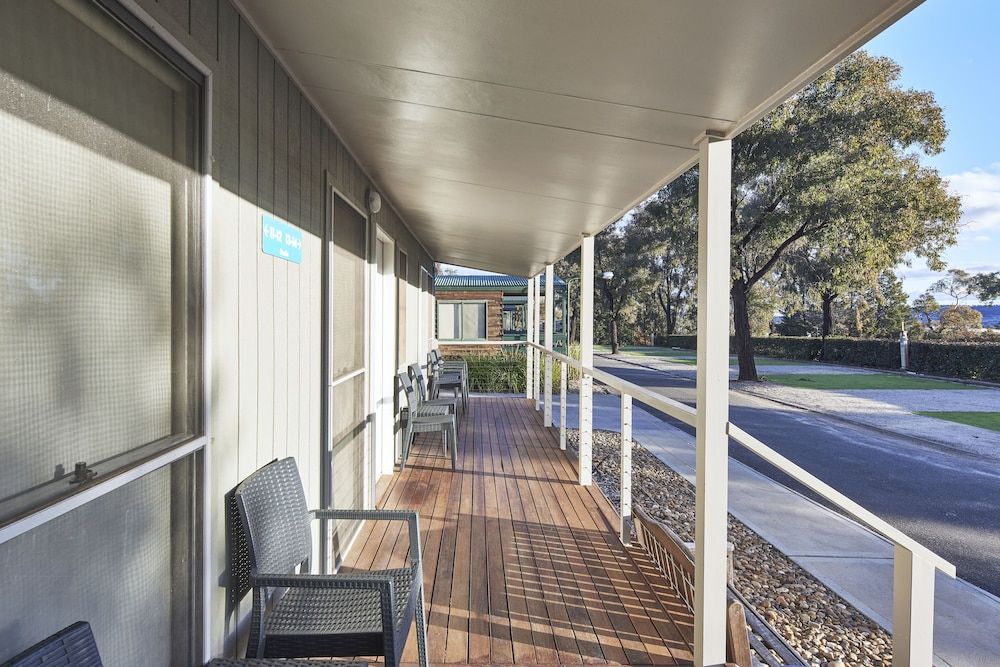 NRMA Bathurst Panorama Holiday Park Studio Cabin 3