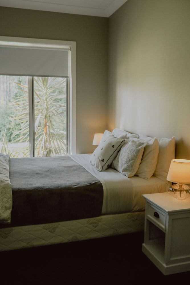 Thistle Hill Guest House Luxury Villa, Multiple Beds, Garden View 7