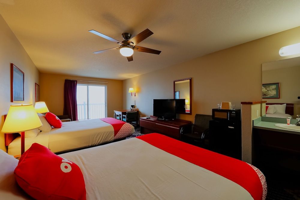 Siletz Bay Beachfront Hotel by OYO Lincoln City Double Room, 2 Queen Beds, Balcony, Ocean View 2