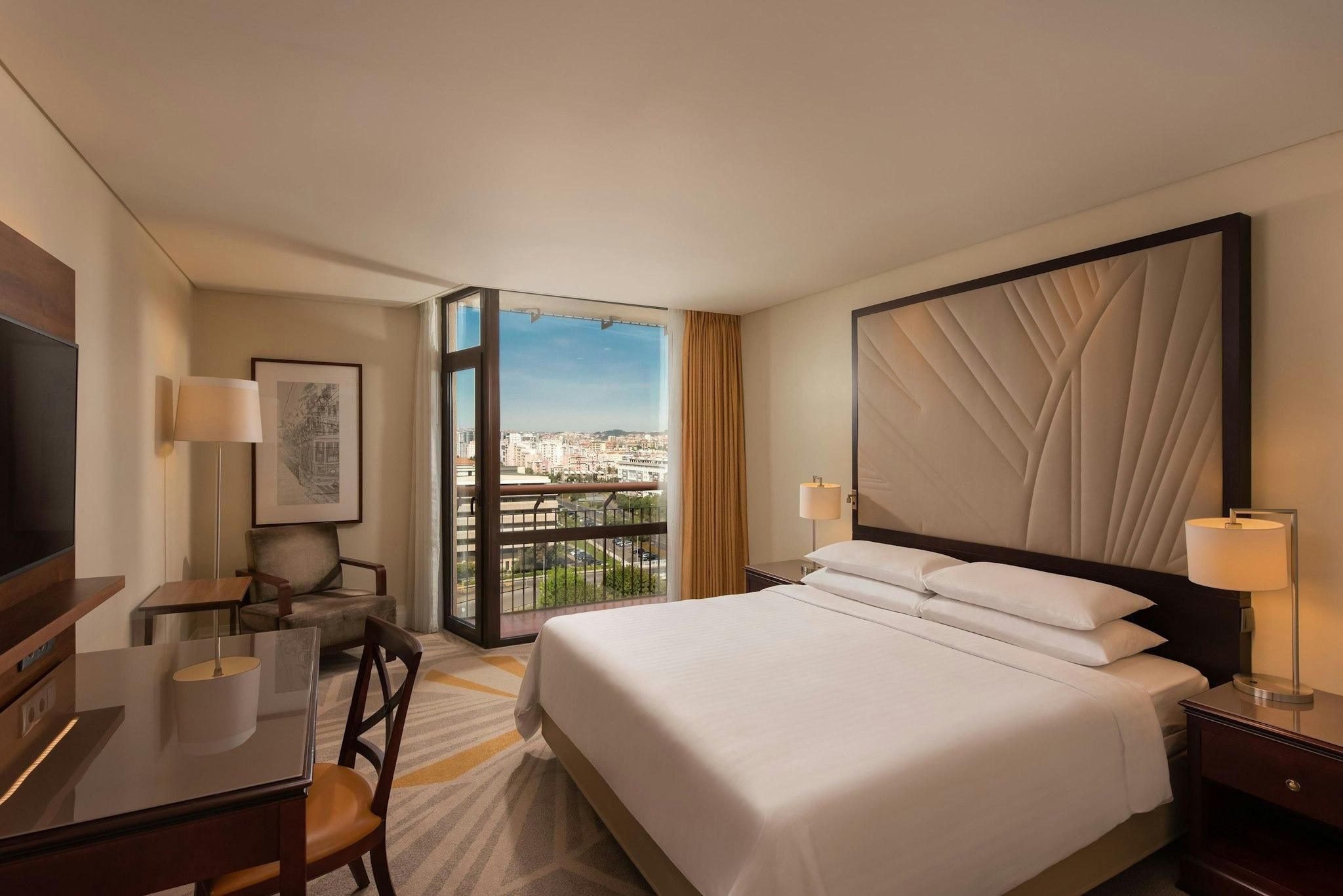 Comfort Pool View King, Guest room, 1 King, Pool view, Balcony