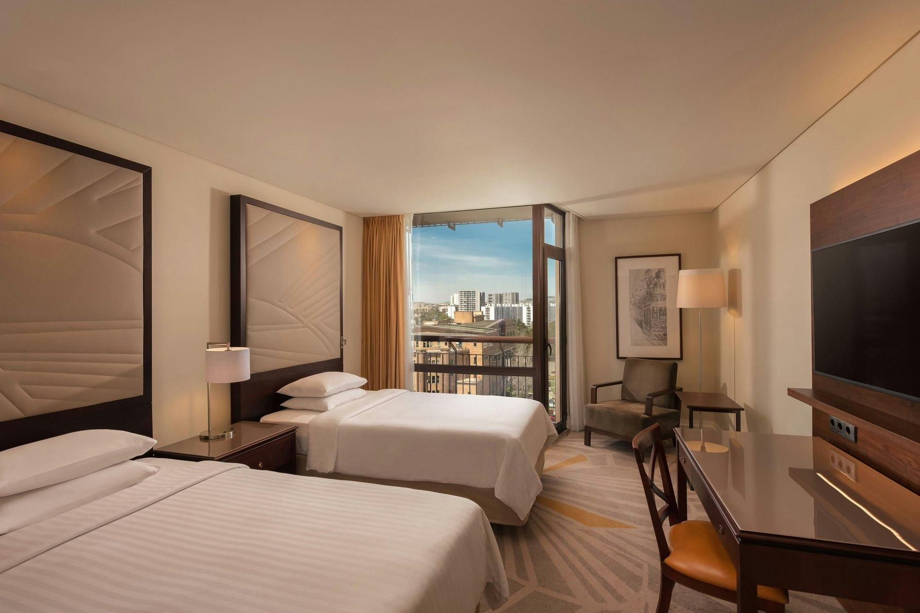 undefined Lisbon Marriott Hotel 10