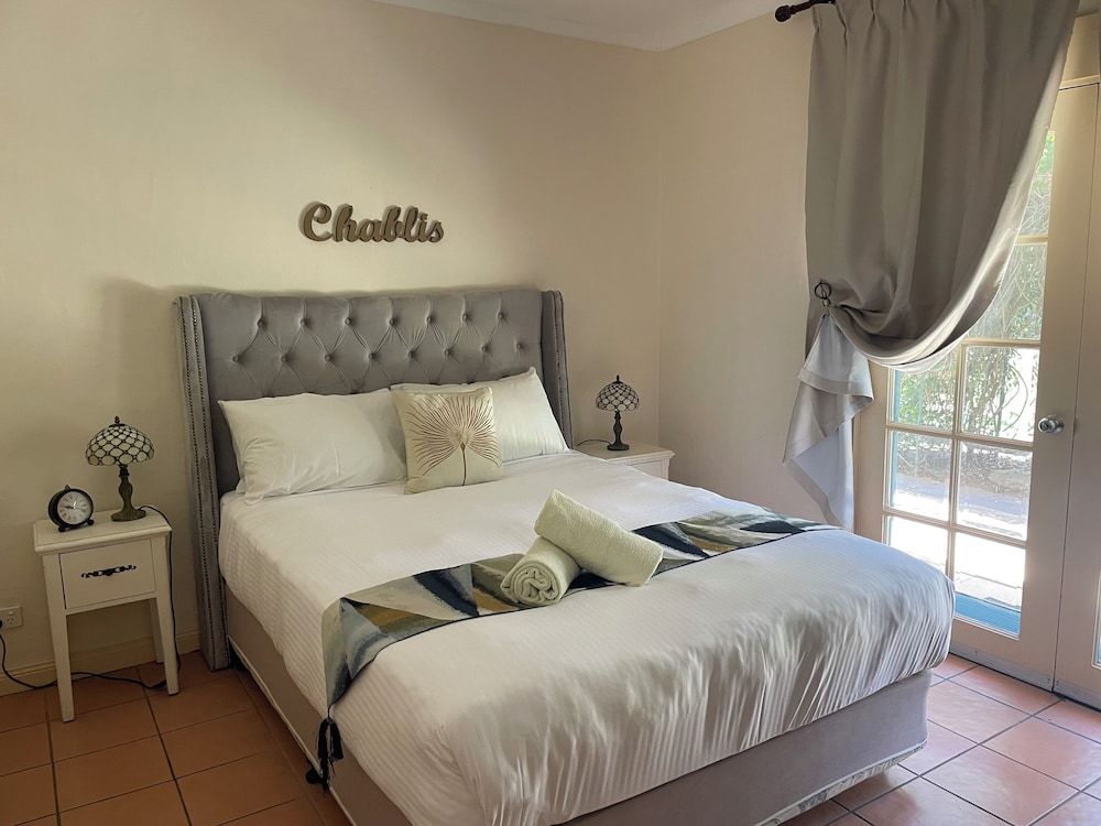 1 Bedroom Garden View (Chablis)